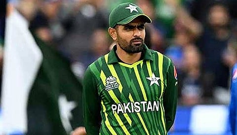 பாகிஸ்தான் பிரதமரின் கிண்டல் டுவிட்....பாபர் ஆசம் பதில்