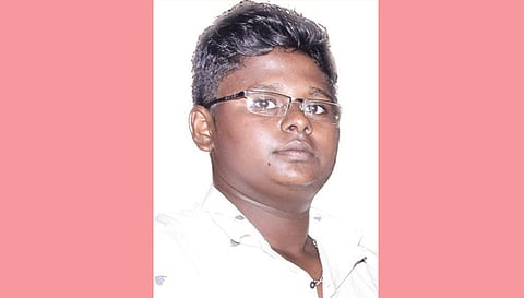 மாணவர் ஆகாஷ்.