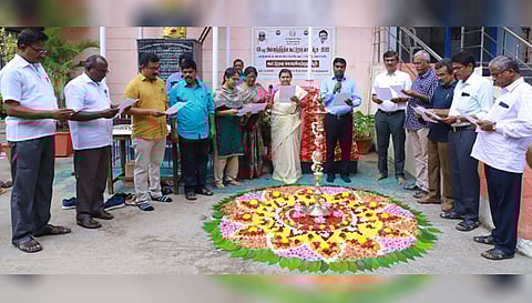 நிகழ்ச்சியில் உறுதிமொழி எடுத்துக்கொண்ட காட்சி.