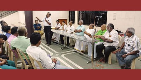கப்பலூர் சுங்கச்சாவடியை கண்டித்து கடையடைப்பு-ஆர்ப்பாட்டம்