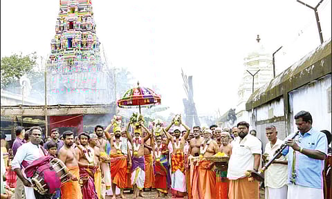 குலசேகரன் கோட்டை மீனாட்சி அம்மன் கோவிலில் சிறப்பு பூஜை