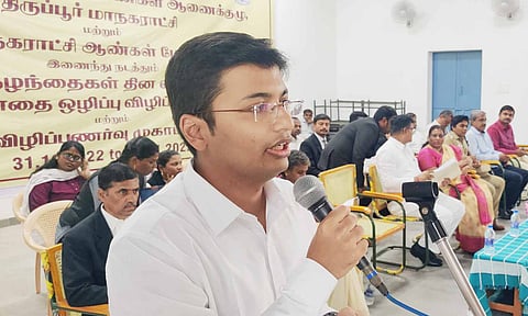 முகாமில் மாநகராட்சி கமிஷனர் கிராந்திகுமார் பேசிய காட்சி. 