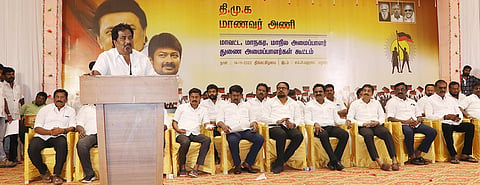 கூட்டத்தில் அமைச்சர் மூர்த்தி பேசினார். அருகில் மாநில செயலாளர் எழிலரசன் எம்.எல்.ஏ., மாவட்டச் செயலாளர் மருதுபாண்டி, வெங்கடேசன் எம்.எல்.ஏ. மற்றும் பலர் உள்ளனர்.