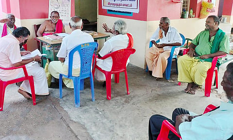 கோவில் பூசாரிகள் நல சங்க நிர்வாகிகள் கூட்டம் நடந்தது.