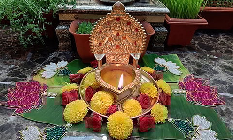 வீட்டில் காமாட்சி விளக்கு ஏற்ற என்ன காரணம் தெரியுமா?