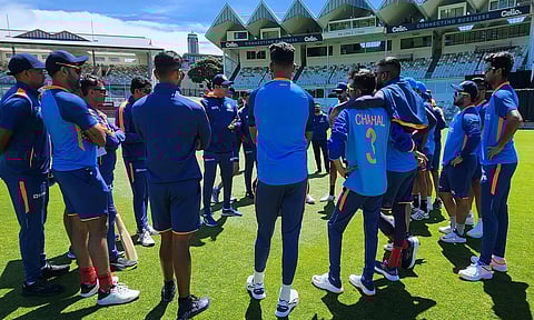 டி20 கிரிக்கெட்டில் பயமின்றி அதிரடியாக விளையாடுங்கள்...இளம் வீரர்களுக்கு லஷ்மண் அட்வைஸ்