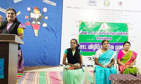 விழிப்புணர்வு முகாமில் நீதிபதி பரமேஸ்வரி பேசினார்.