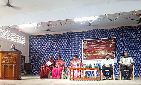 விழிப்புணர்வு நிகழ்ச்சி நடைபெற்றபோது எடுத்தபடம்.