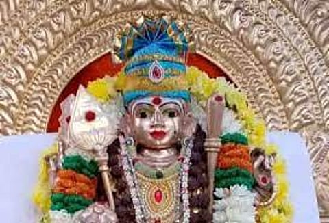 புகழிமாலை முருகன் கோவிலில் சிறப்பு பூஜை