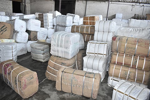 வெளிமாநில சரக்கு போக்குவரத்து நிறுவனங்கள் வேலை நிறுத்தம்