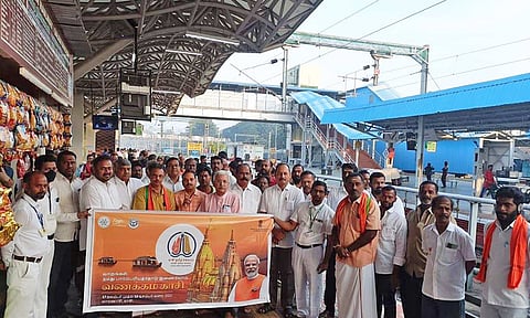 காசி தமிழ் சங்கமம் நிகழ்ச்சிக்கு சேலத்தில் இருந்து 51 பேர் பயணம்