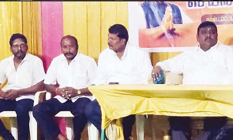 இந்து முன்னேற்ற கழக செயல்வீரர்கள் கூட்டம் நடைபெற்ற காட்சி. 