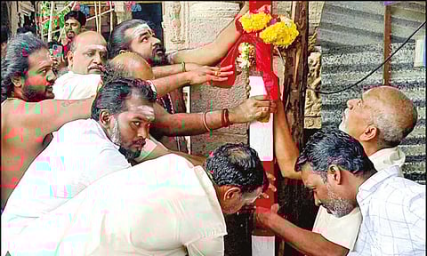 திருநாகேஸ்வரம் நாகநாதசுவாமி கோவிலில் கார்த்திகை கடைஞாயிறு விழா பந்தக்கால் முகூர்த்தம்