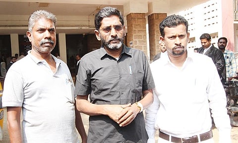 ஐகோர்ட்டு நிபந்தனையின்படி மாவட்ட நீதிமன்றத்தில் ஆஜராகி கையெழுத்திட்ட சவுக்கு சங்கர்