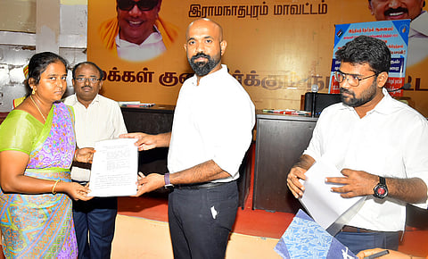 பணி காலத்தில் இறந்த பணியாளர் வாரிசுக்கு பணி நியமன ஆணையை கலெக்டர் ஜானிடாம் வர்கீஸ் வழங்கினார். 