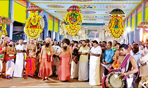 திருக்கடையூர் அமிர்தகடேஸ்வரர் கோவிலில் 1,008 சங்காபிஷேகம்