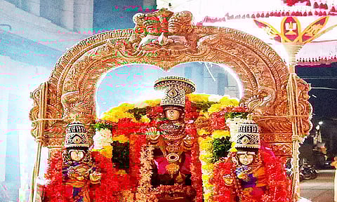 சோளிங்கர் லட்சுமி நரசிம்மர் கோவிலில் பக்தோசித பெருமாளுக்கு சிறப்பு பூஜை