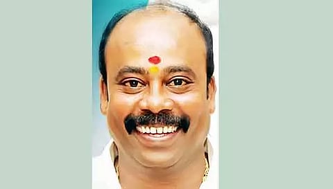 5000 பேருக்கு அன்னதானம்