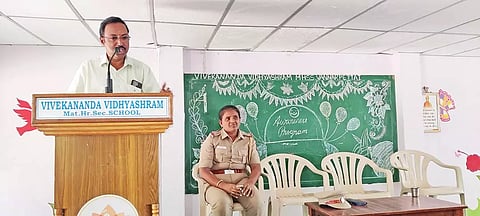  பெண்கள் பாதுகாப்பு விழிப்புணர்வு கூட்டம் நடந்த போது எடுத்த படம்.