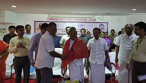 ஆலோசனைக் கூட்டத்தில் அமைச்சர் கணேசன் பங்கேற்ற காட்சி.