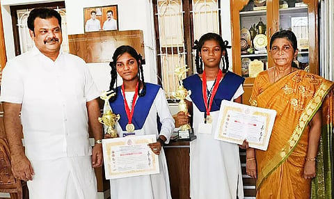 இஸ்லாமியா பள்ளி மாணவ- மாணவிகள் சாதனை