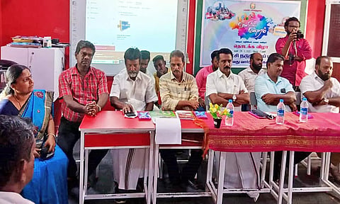 வானவில் மன்றம் தொடக்க விழாவில் கலந்து கொண்டவர்கள். 