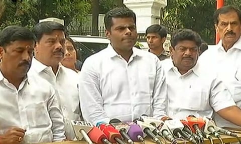 ஆன்லைன் சூதாட்ட தடை சட்டம் விவகாரத்தில் ஆளுநர் மீது பழி போட்டு திமுகவினர் தப்ப பார்க்கிறார்கள்- அண்ணாமலை