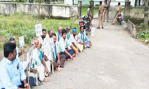 திட்டக்குடியில் தமிழக விவசாயிகள் மக்கள் கட்சி சார்பில் உண்ணாவிரத போராட்டம் நடந்தது.