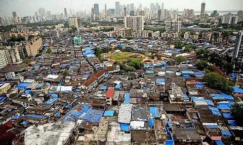 தாராவி குடிசைப்பகுதியின் தோற்றம்.