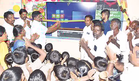 அரசு பள்ளி மாணவர்கள் கல்வி சுற்றுலா