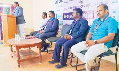 சட்ட விழிப்புணர்வு முகாமில் நீதிபதி அமிர்தீன் பேசினார்.