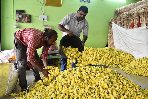 பூக்கள் விலை கிடுகிடு உயர்வு