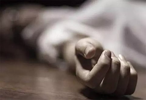 17 வயது சிறுமியை சிகிச்சைக்கு அழைத்து சென்ற போது விபத்தில் சிக்கி பலி