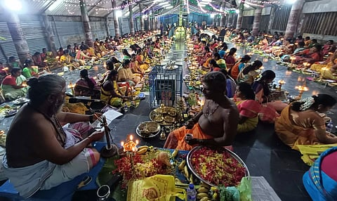 ஆலங்குடி அய்யப்பன் கோவிலில் திருவிளக்கு பூஜை