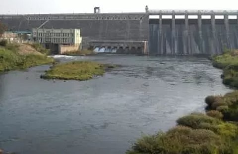 பவானிசாகர் அணையில் இருந்து 2,700 கன அடி நீர் வெளியேற்றம்