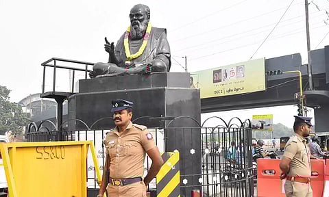 அண்ணாசாலை சிம்சனில் உள்ள பெரியார் சிலைக்கு போலீசார் பாதுகாப்பு