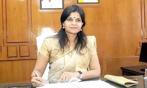 கலெக்டர் காயத்ரி கிருஷ்ணன்