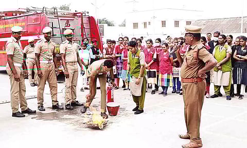 அவினாசியில் - தீ விபத்து தடுப்பு விழிப்புணர்வு நிகழ்ச்சி