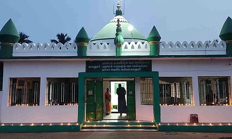 தர்காவில் கார்த்திகை தீபம் நூற்றாண்டு கடந்து ஓங்கும் ஒற்றுமை!