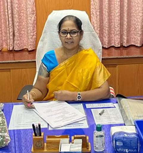 புதிய முதல்வர் பொறுப்பேற்பு