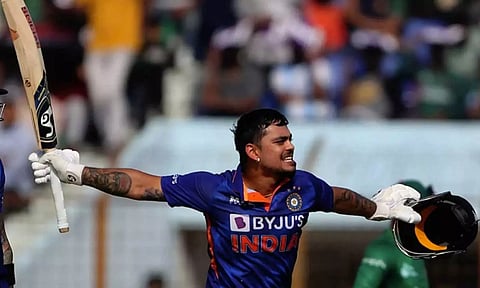 இரட்டை சதம் விளாசி இஷான் கிஷன் சாதனை!