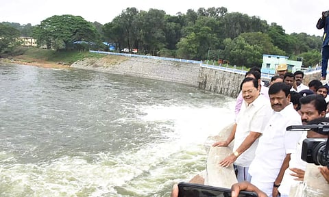 பூண்டி நீர் தேக்கத்தை பார்வையிட்ட போது...