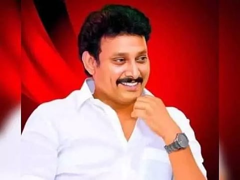 பெரம்பலூர் மாவட்ட மைய நூலகத்துக்கு கேடயம்