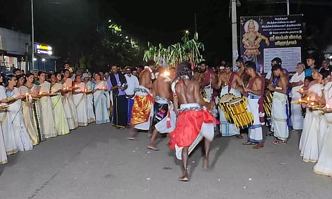 ரத்தினலிங்கேஸ்வரர் கோவிலில் அய்யப்பன் விளக்கு பூஜை வழிபாடு