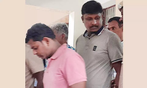 போதைப்பொருளை கடத்தி கைதான 2 பேர்.