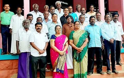 முன்னாள் மாணவர்கள் சந்திப்பு