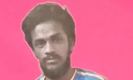 கைதான தினேஷ்குமார்.