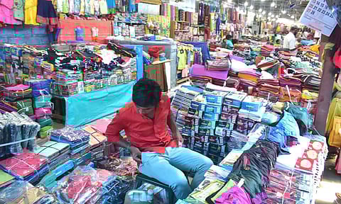 ஈரோடு ஜவுளி சந்தையில் வியாபாரம் பாதிப்பு