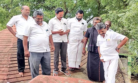 சண்முகையா எம்.எல்.ஏ. பள்ளியில் ஆய்வு செய்த காட்சி.