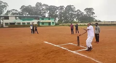 குன்னூர் நகர தி.மு.க இளைஞரணி சார்பில் கிரிக்கெட் போட்டி